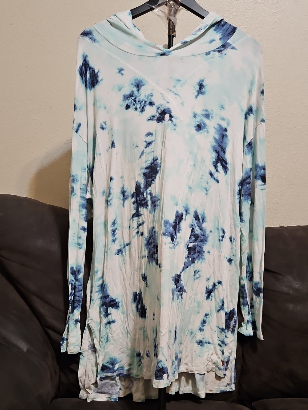 Livi Active White and Blue Tie-Dye Hooded Long Sleeve Top